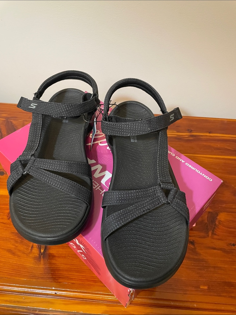 NWT Women's Size 11 Black Strappy Comfort Sandals by Skechers. - Picture 2 of 6